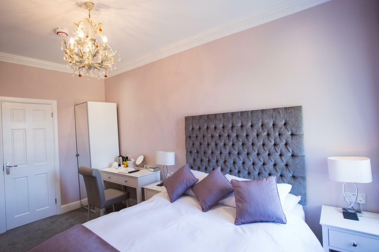Downham Hall Bed & Breakfast 4*